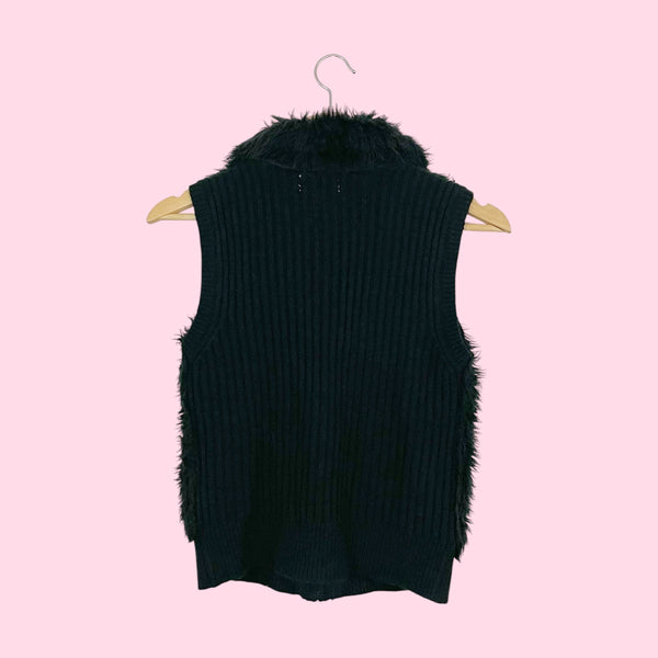 BLACK FAUX FUR ZIP UP VEST (M)