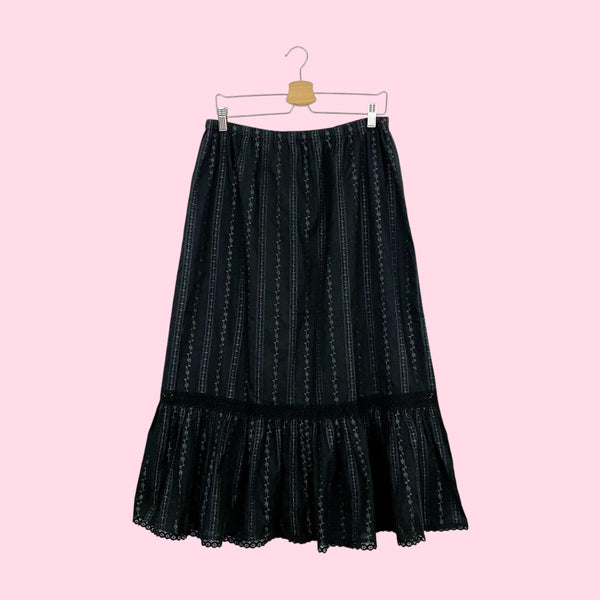 BLACK EYELET PRAIRIE MAXI SKIRT (1X)