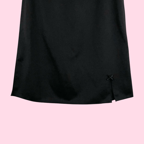 BLACK MIDI SKIRT W/ BOW SLIT (M)