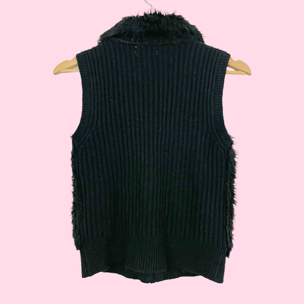 BLACK FAUX FUR ZIP UP VEST (M)