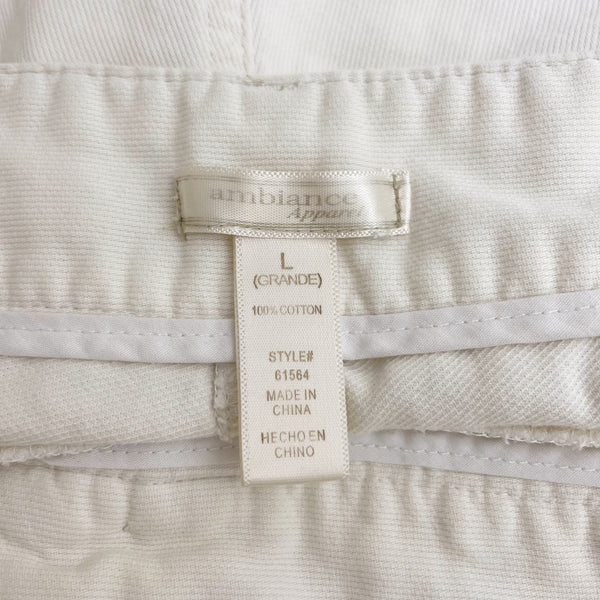 CREAM LOW RISE MINI SHORTS (M)