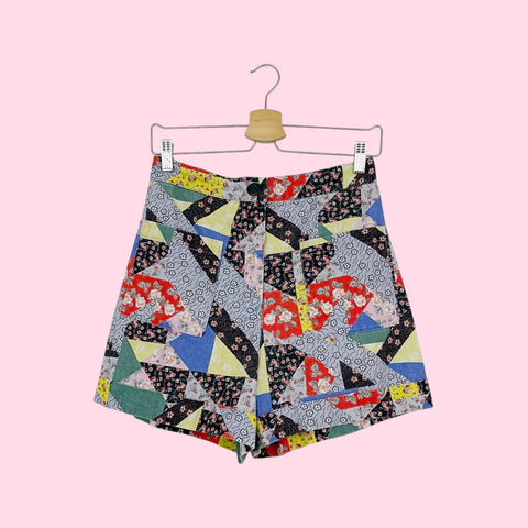 COREY LYNN CALTER FLORAL PATCHWORK SHORTS (M)