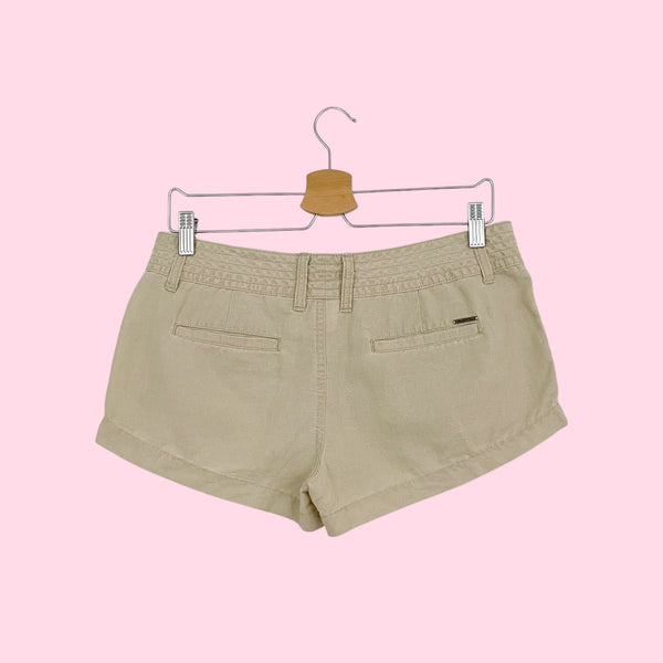 TAN LINEN LOW RISE SHORTS (7)