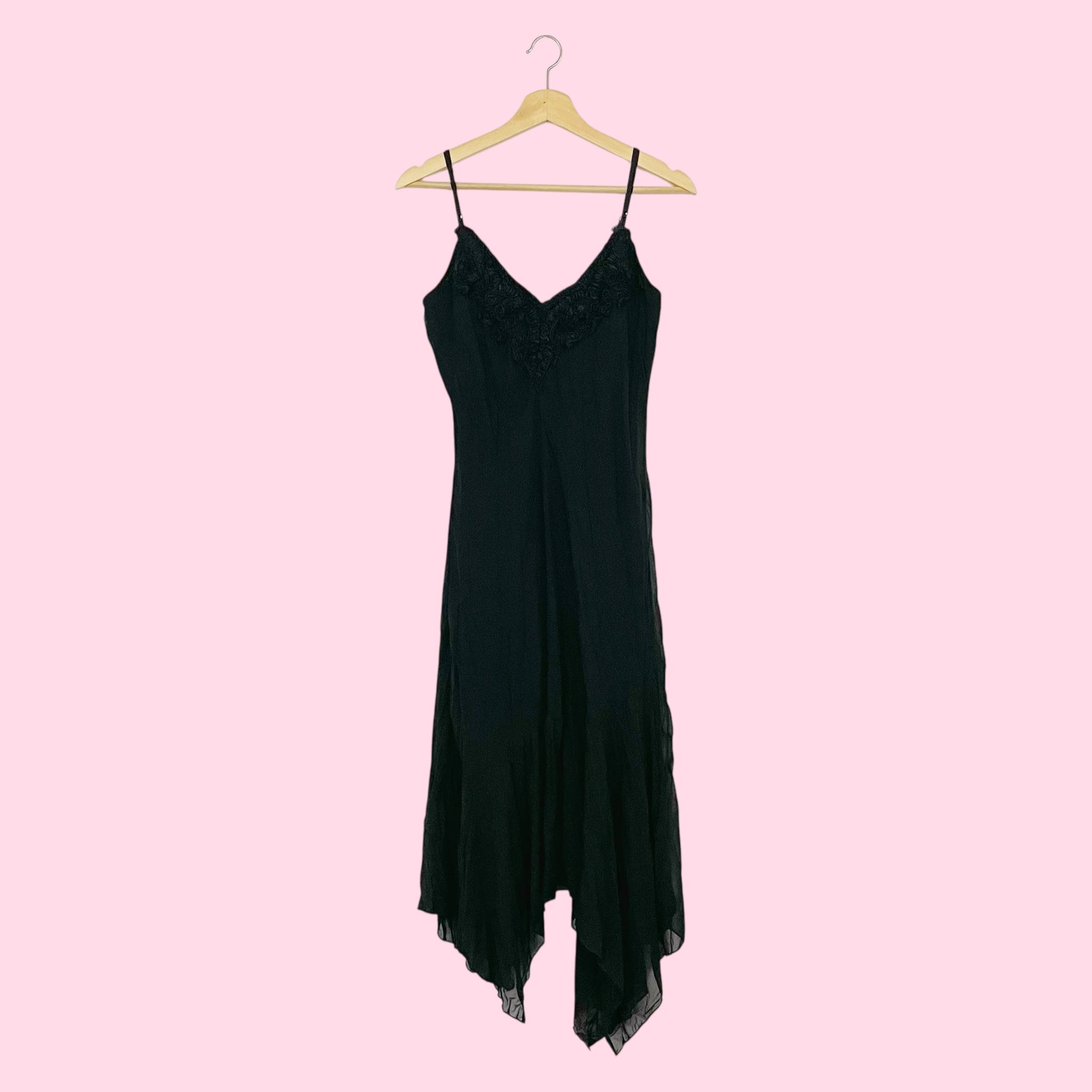 BLACK WRINKLE ASYMMETRICAL MIDI DRESS (L)