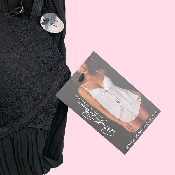 BLACK PLEATED PUSH UP OPEN FRONT TOP (S)