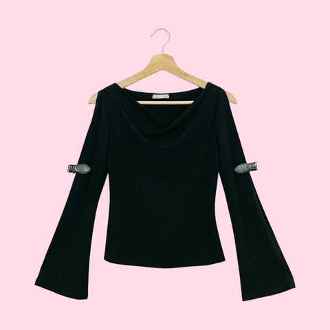 BLACK CUT OUT BUCKLE SLEEVE TOP (S)