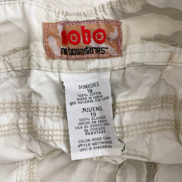 Y2K White Floral Camo Utility Shorts (18)