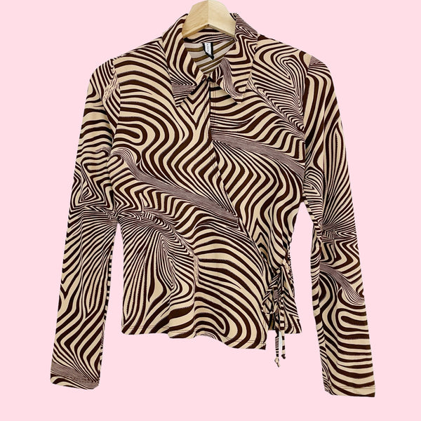 TRIPPY PRINT WRAP BLOUSE (S/M)