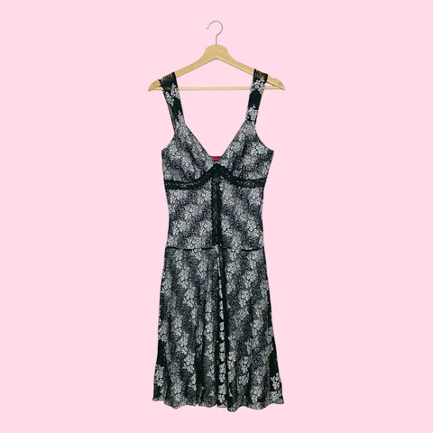 BLACK + WHITE LACE MIDI DRESS (M/L)