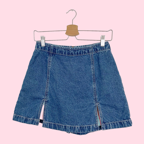 DENIM SKORT W/ STRIPED UNDERLAYER (4)