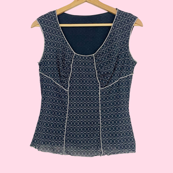 CIRCLE PRINT EXPOSED SEAM TOP (M)