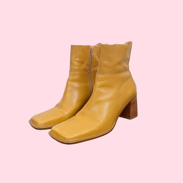 TAN SQUARE TOE HEELED BOOTS (9)