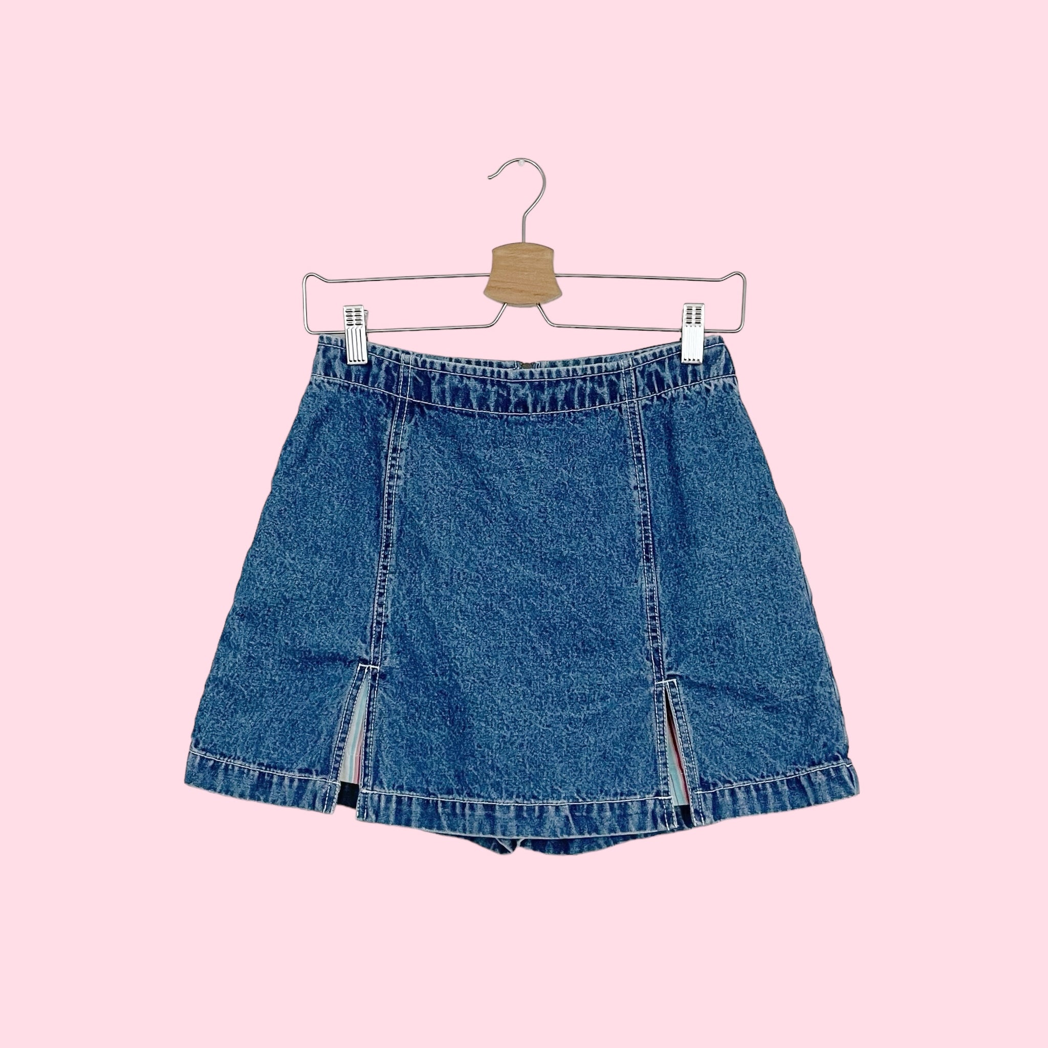 DENIM SKORT W/ STRIPED UNDERLAYER (4)