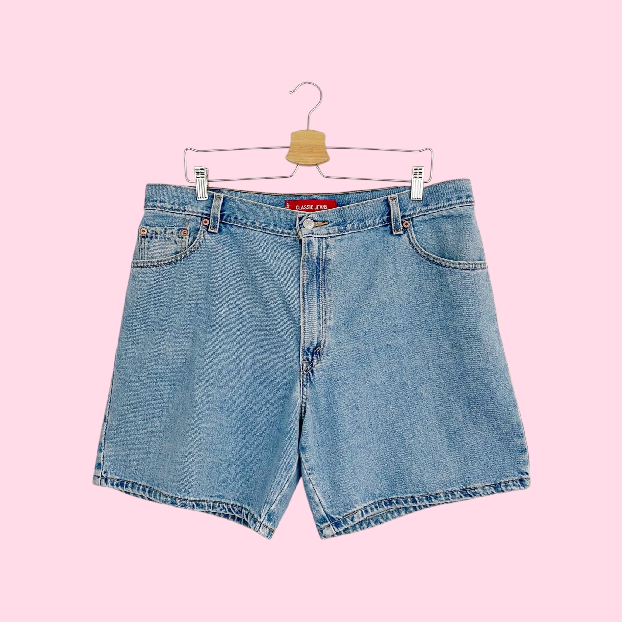 LEVI'S CLASSIC FIT DENIM SHORTS (18)