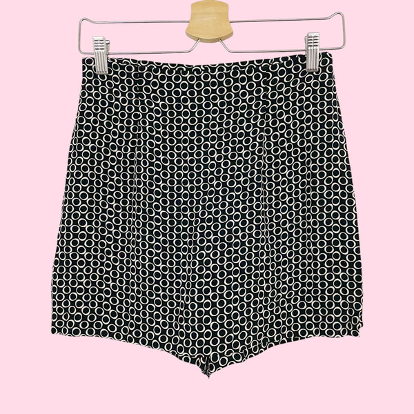 BLACK + CREAM PRINTED RAYON MINI SKORT (26)