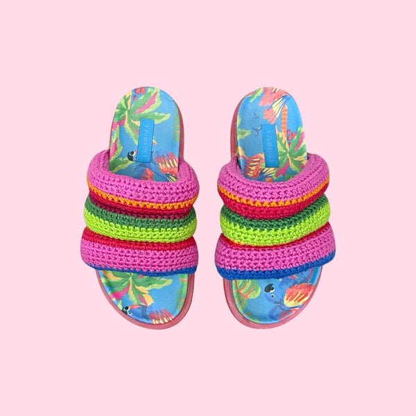 FARM RIO BLUE MACAW CROCHET ANATOMIC SLIDE SANDAL (8)