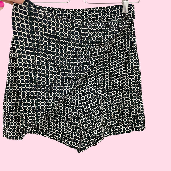 BLACK + CREAM PRINTED RAYON MINI SKORT (26)