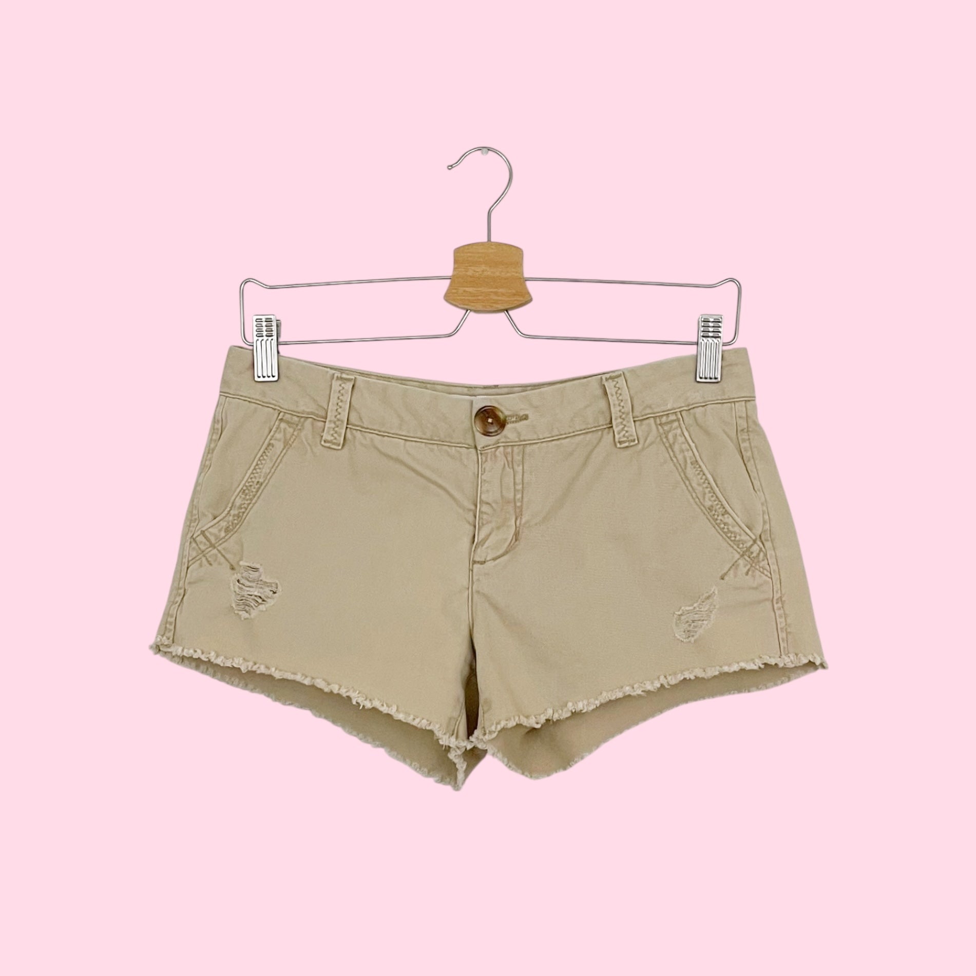 Y2K AEROPOSTALE KHAKI LOW RISE SHORTS (3/4)