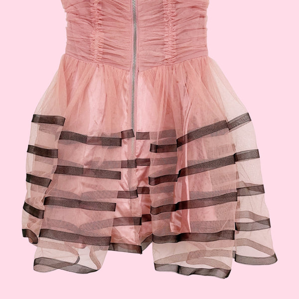 BETSEY JOHNSON GATHERED TULLE STRAPLESS PARTY DRESS (4/6)