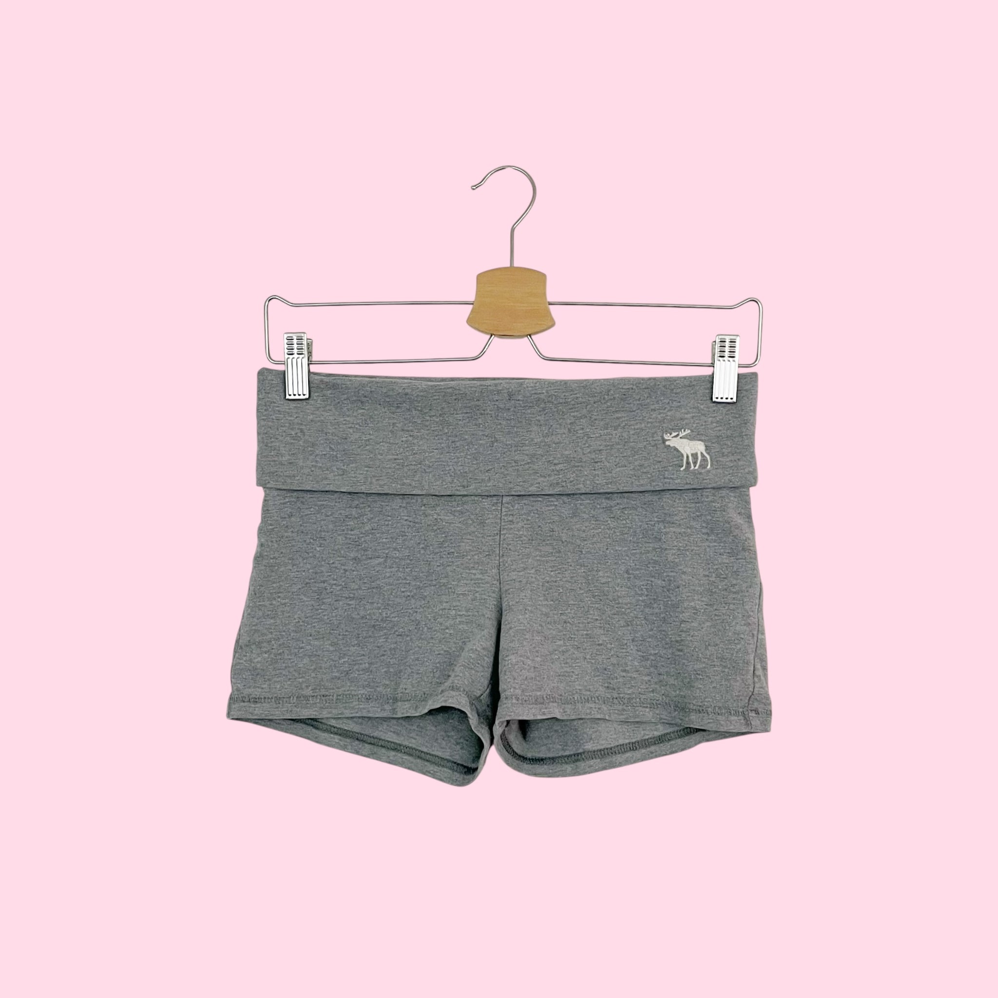 ABERCROMBIE EMBROIDERED FOLDOVER SHORTS (S)