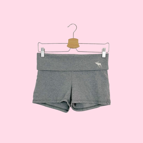 ABERCROMBIE EMBROIDERED FOLDOVER SHORTS (S)