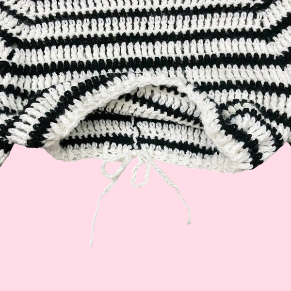 BLACK + WHITE STRIPED SWEATER (S/M)
