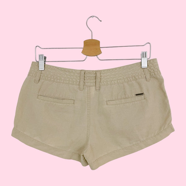 TAN LINEN LOW RISE SHORTS (7)