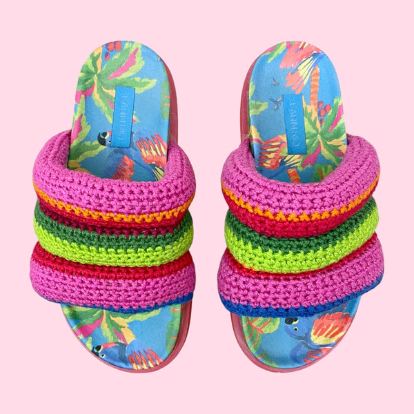 FARM RIO BLUE MACAW CROCHET ANATOMIC SLIDE SANDAL (8)