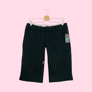 FOX BLACK PINSTRIPE LOW RISE BERMUDA SHORTS (7)