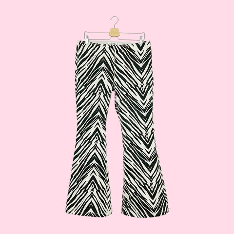 WE THE FREE ZEBRA FLARE PANTS (32)