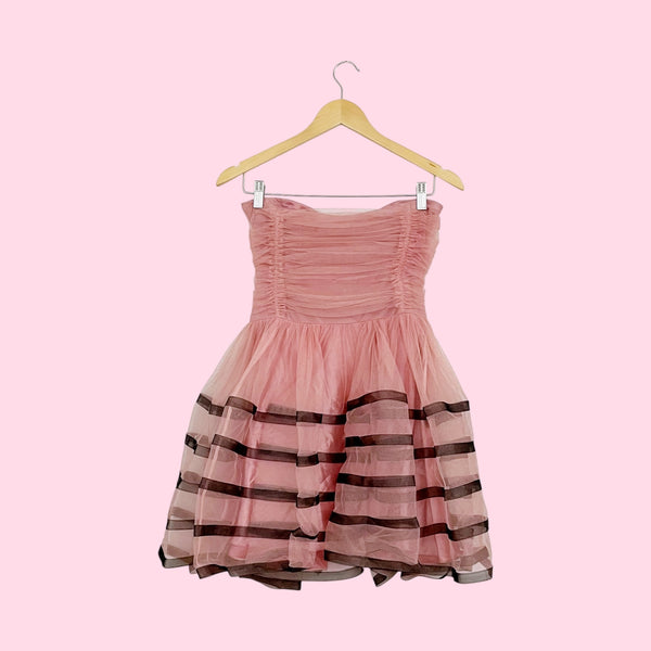 BETSEY JOHNSON GATHERED TULLE STRAPLESS PARTY DRESS (4/6)