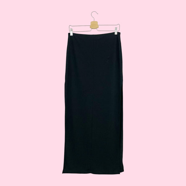 BLACK MAXI SKIRT W/ HIGH SIDE SLITS (M)