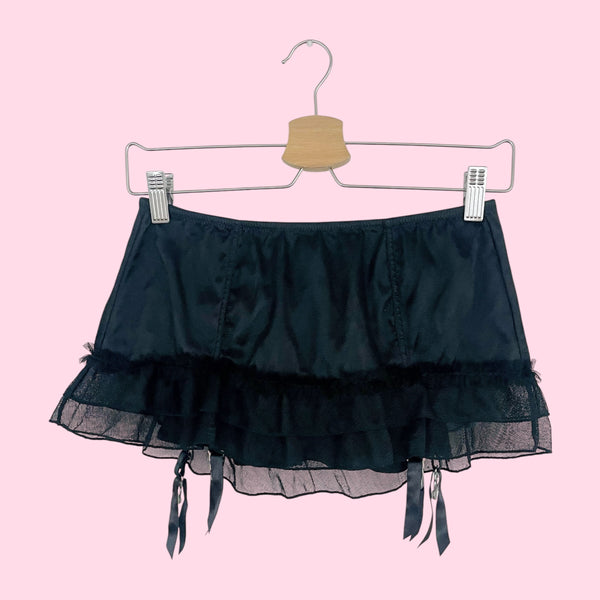VICTORIA'S SECRET BLACK RUFFLE GARTER SKIRT (XS/S)