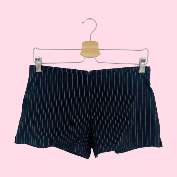 BLACK PINSTRIPE STRETCH LOW RISE SHORTS (M)