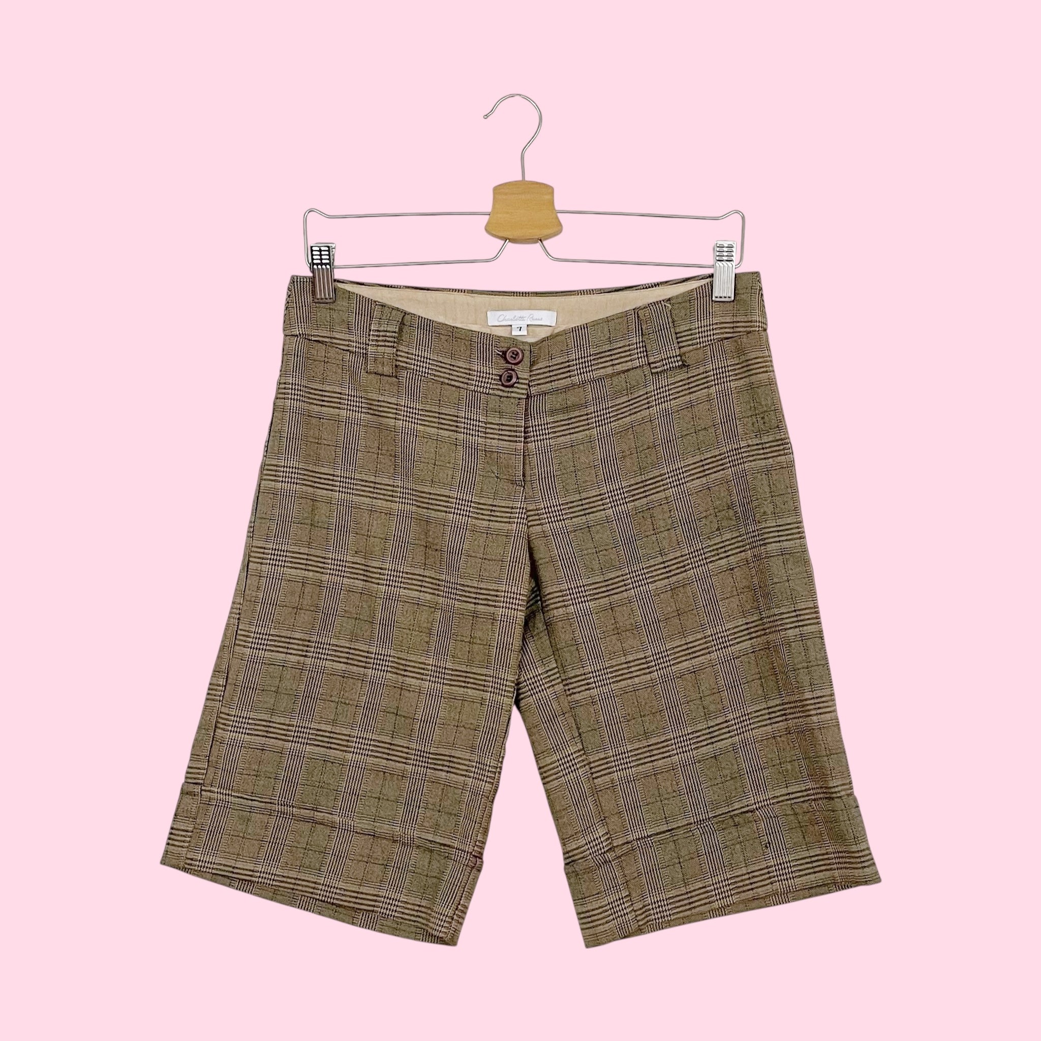 PLAID LOW RISE BERMUDA SHORTS (6)