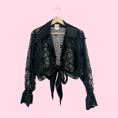 BLACK LACE RIBBON WRAP BLOUSE (S/M)