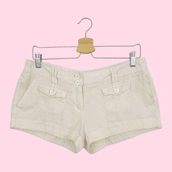CREAM LOW RISE MINI SHORTS (M)