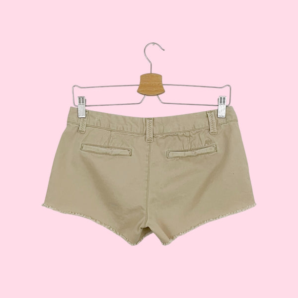 Y2K AEROPOSTALE KHAKI LOW RISE SHORTS (3/4)