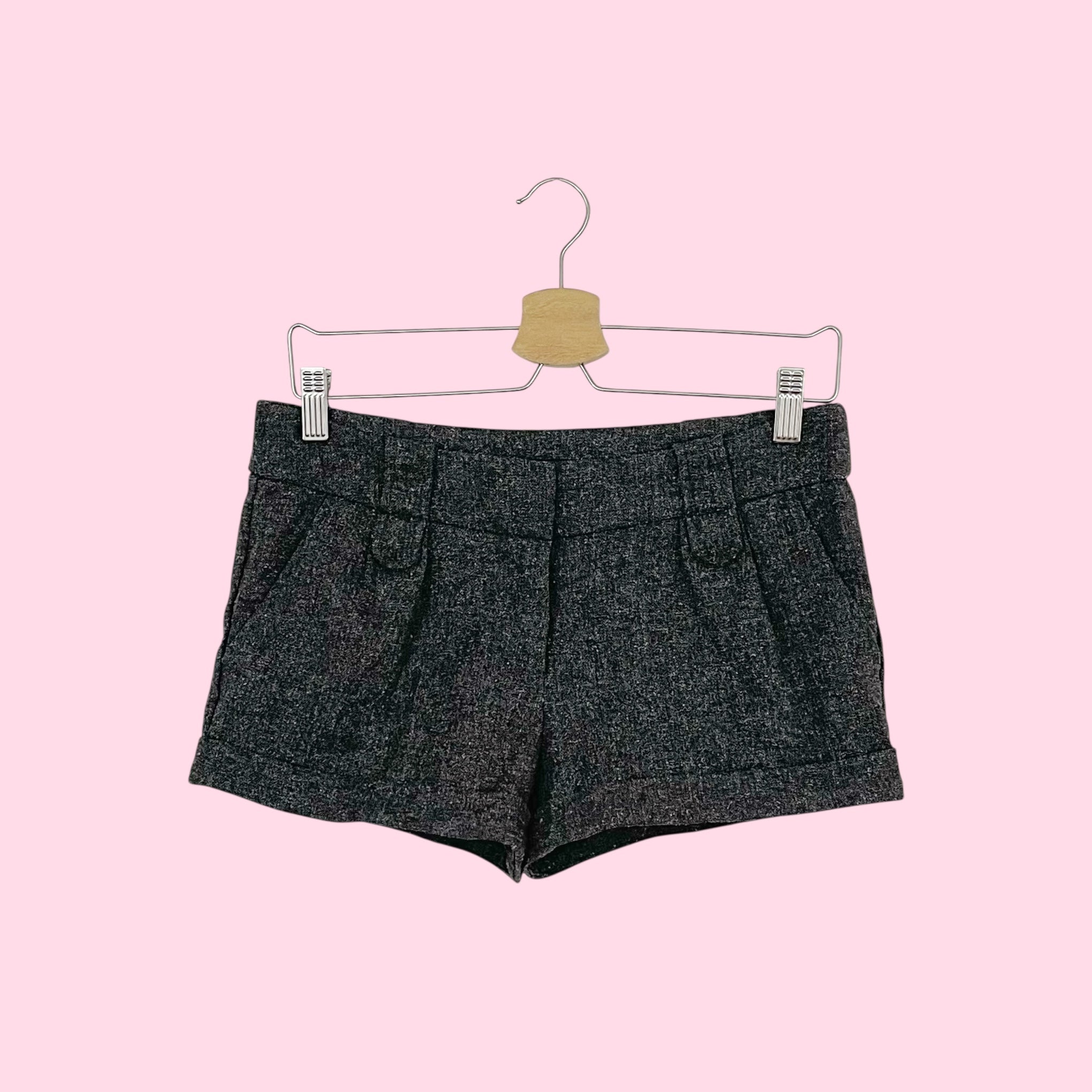 GRAY PLEATED LOW RISE SHORTS (S)