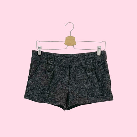 GRAY PLEATED LOW RISE SHORTS (S)