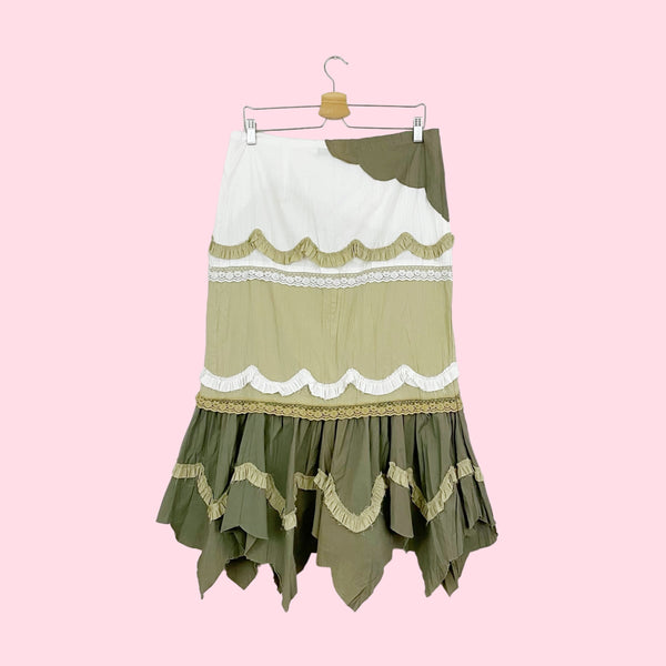 TIERED RUFFLE PRAIRIE SKIRT (L)