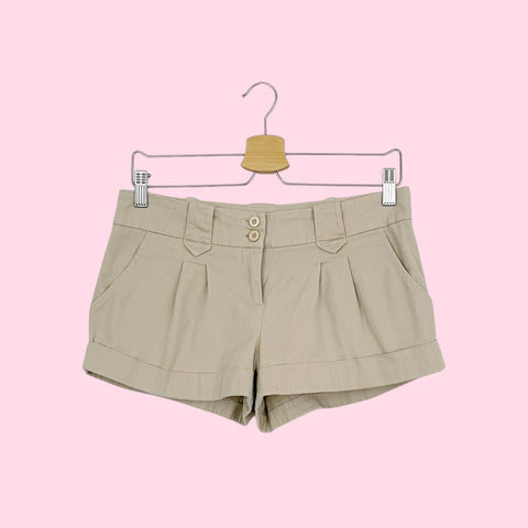 KHAKI LOW RISE PLEATED MICRO MINI SHORTS (S/M)