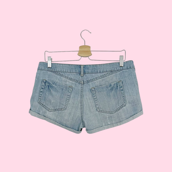 Y2K FOREVER 21 LOW RISE DENIM SHORTS (M)