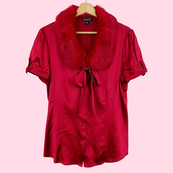 BEBE RED SILK BLOUSE W/ FUR COLLAR (L)