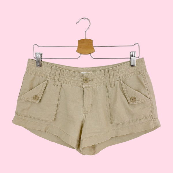 TAN LINEN LOW RISE SHORTS (7)
