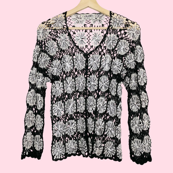 BLACK + WHITE FLORAL LOOSE KNIT CARDIGAN (M)