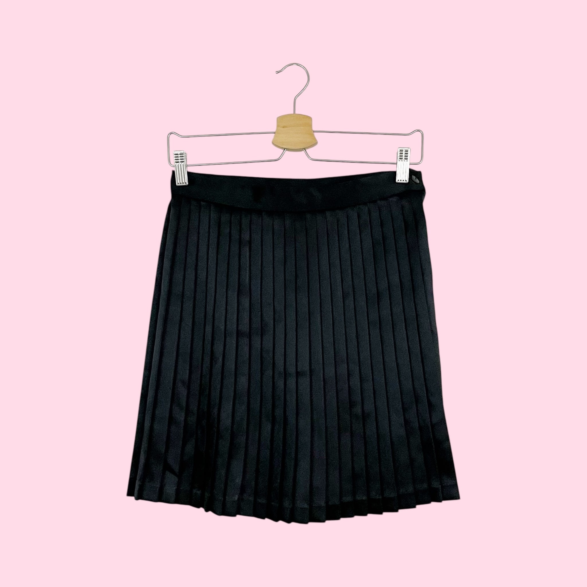 BLACK SATIN PLEATED SKIRT (26)