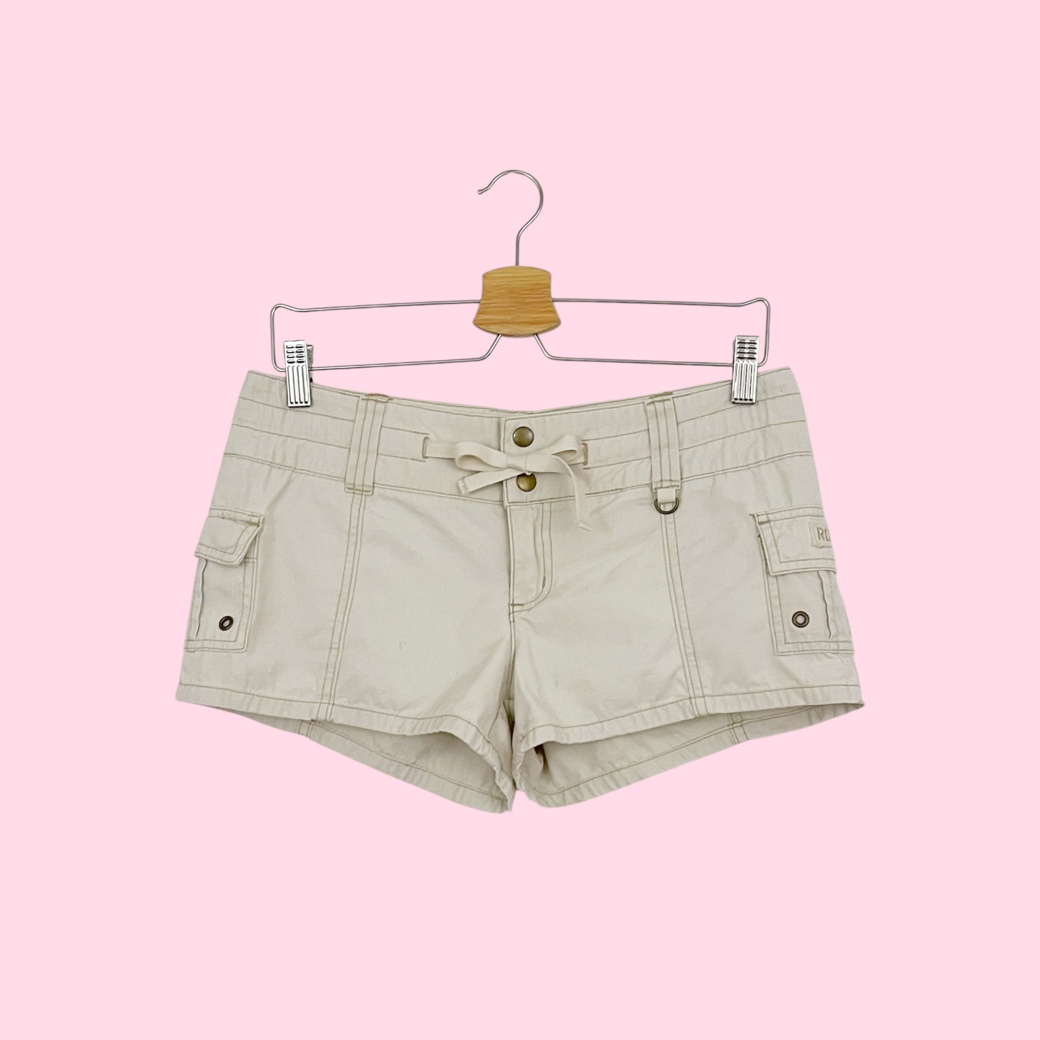 ROXY KHAKI LOW RISE CARGO SHORTS (5)