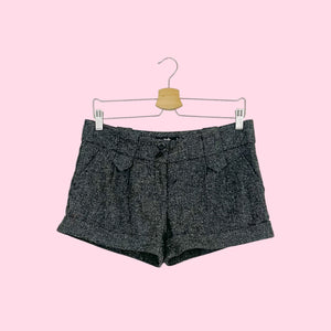 GRAY PLEATED LOW RISE SHORTS (M)