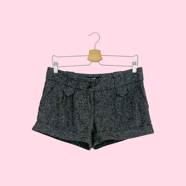 GRAY PLEATED LOW RISE SHORTS (M)